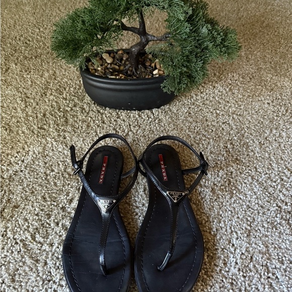Prada Elegant Black Sandals - Picture 2 of 3